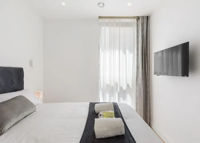 Melrose Place 7Beds Free Wifi Wembley Stadium 15Mins To Central London